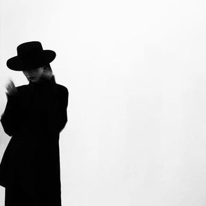 男人边吃奶边挵进去呻吟免费
